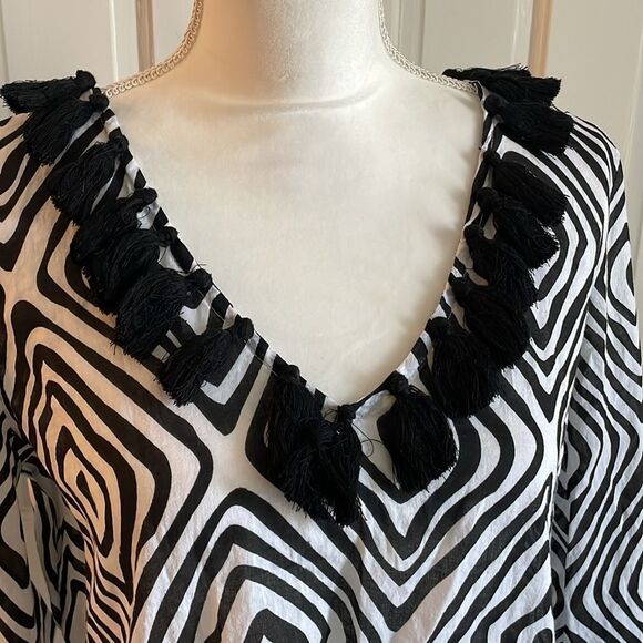 Mudpie Kendall Tunic Pool Tile Black White Tassle Cover Up Medium 8-10 - Picture 4 of 9